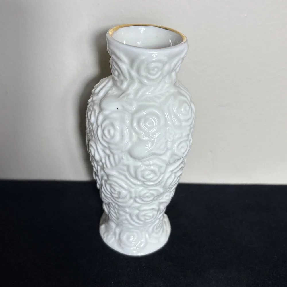 VTG Porcelain Bud Vase Ivory Rose Pattern w/ Gold‎ Rim 5